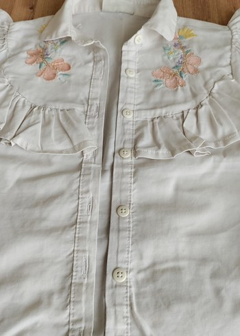 Nakışlı Beyaz Kız Çocuk Kısa Kollu Gömlek - Görsel 3