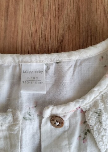 Nakışlı Beyaz Kız Çocuk Kısa Kollu Gömlek - Görsel 4