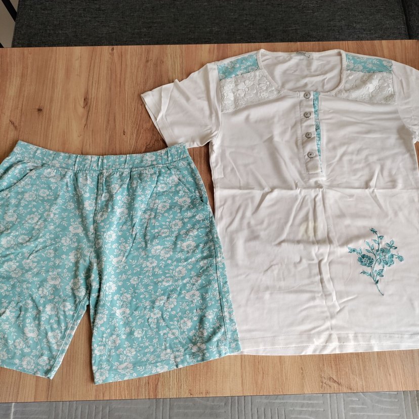 Kadın Beyaz Desenli Kısa Kollu Pijama Takımı - Görsel 2