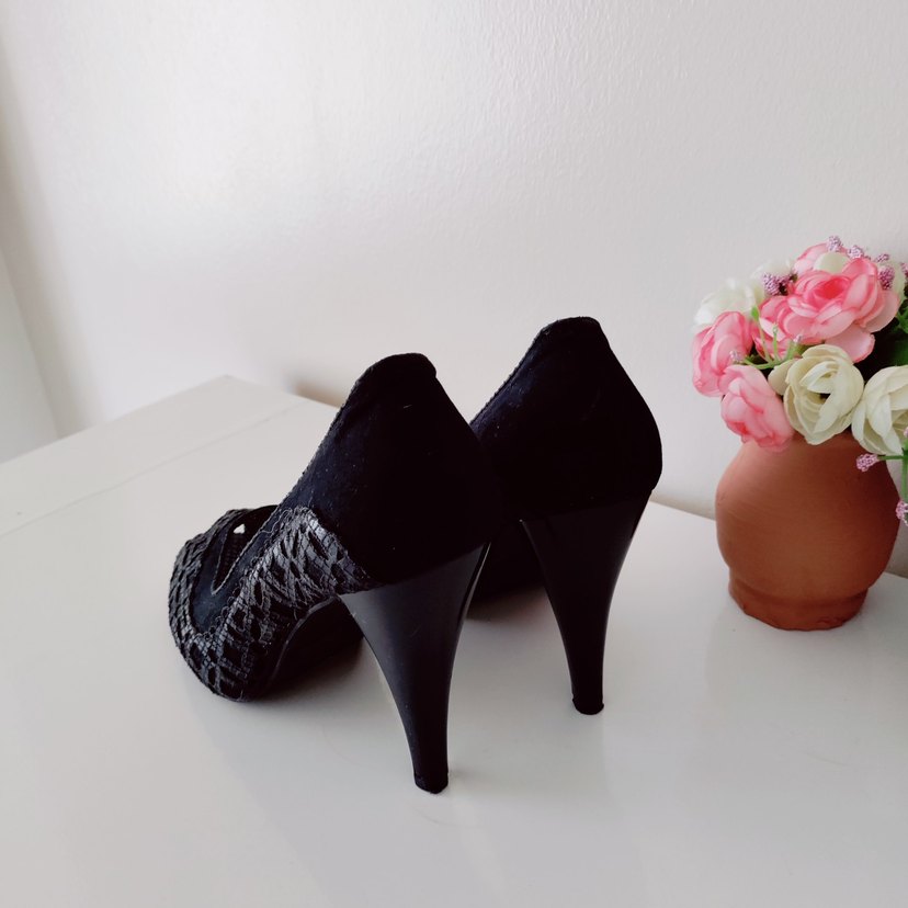 Siyah Dantel Detaylı Yılan Desenli Stiletto - Görsel 2