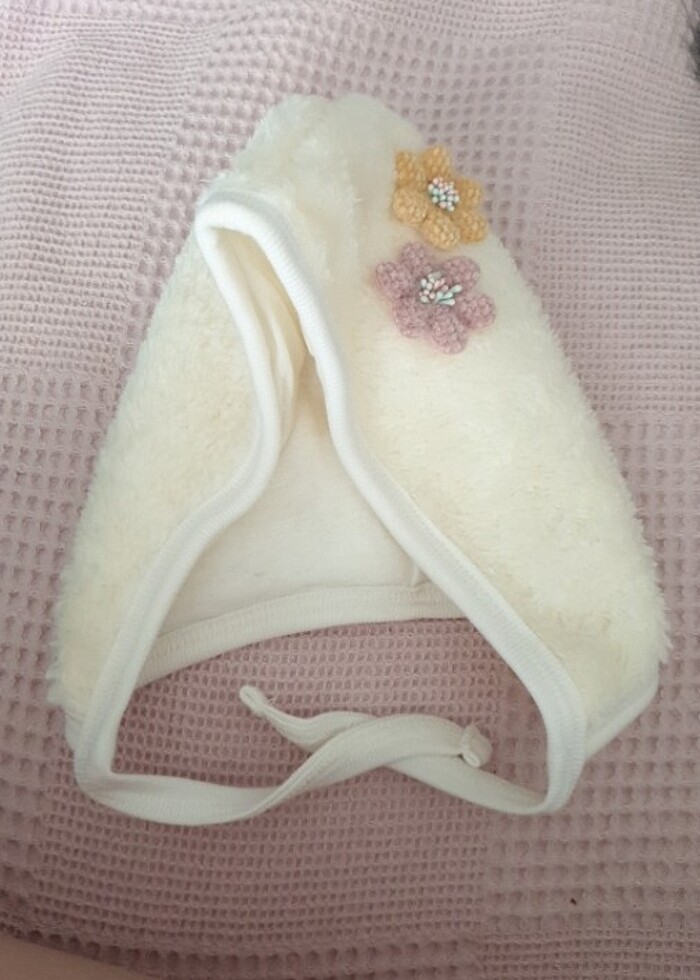 Kuzu tüyü bebek şapka - Görsel 3