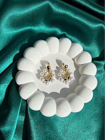 Tasarımcı İnci model gold küpe