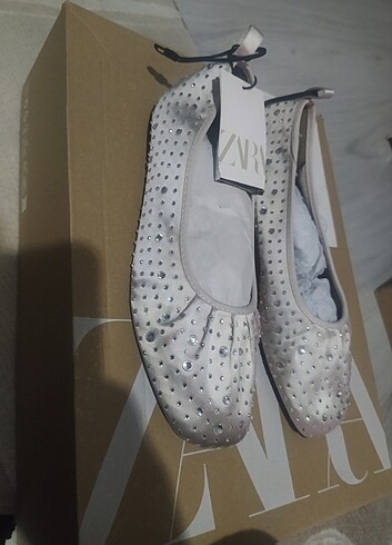 Zara yeni etiketli 