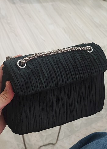 Elle Zincir Detaylı Siyah Kadın Omuz Çantası