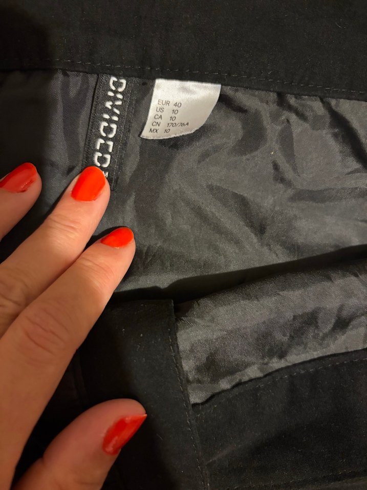 H&M Siyah Süet Mini Etek — görsel 3/4
