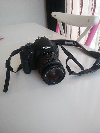 Canon EOS 1200D
