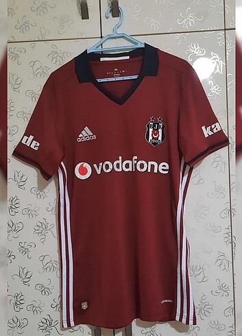 Beşiktaş 2016-2017 Deplasman Forması