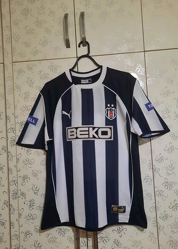 Beşiktaş 2003-2004 Çubuklu Forması