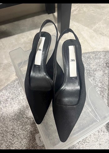 Siyah Tokalı Stiletto Ofis Topuklu