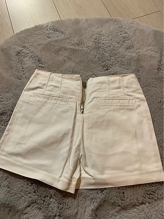 s Beden Bir kere giyilmiştir bershka şort