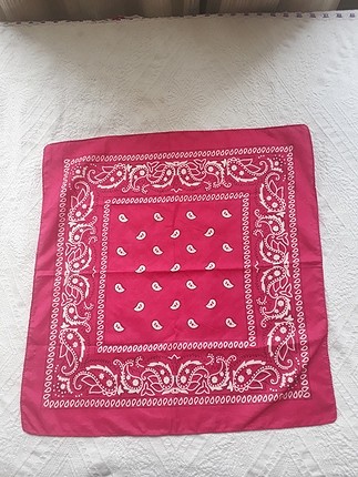 Pembe bandana