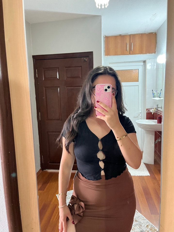 Düğmeli V Yaka bluz - Görsel 2