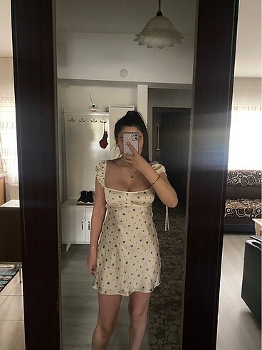 Zara Çiçek Desenli Saten Elbise