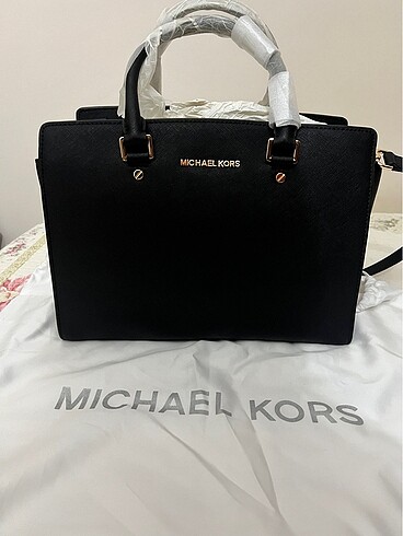 Michael kors selma model