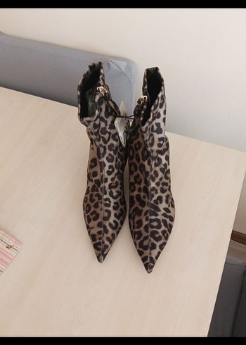 Zara Zara Leopar Desenli bot 39 numara