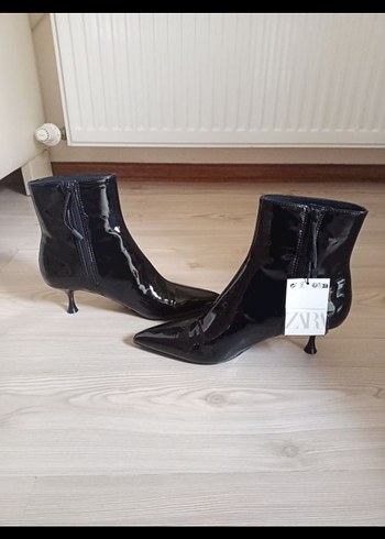 Zara Zara Siyah Rugan Stiletto Topuklu Kadın Bot