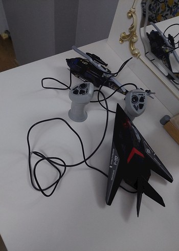 Beden Renk Kablolu Helikopter ve Jet Oyuncak Seti adet fiyatıdır