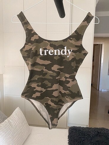 Bershka kamuflaj body