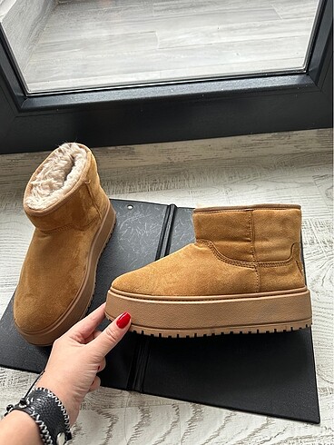Bershka Platform bilekte bot