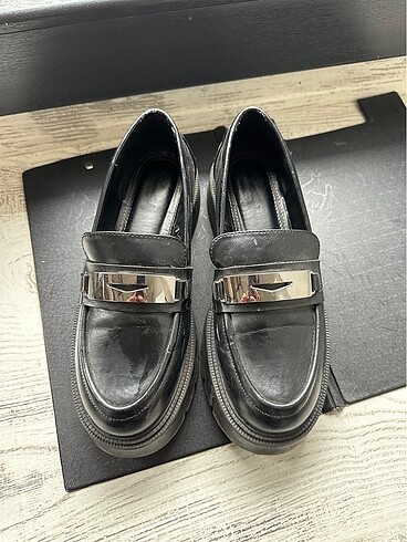38 Beden Bershka metal detaylı loafer