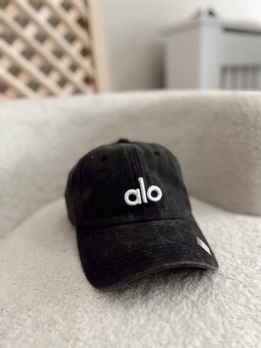 Alo yoga off - duty cap