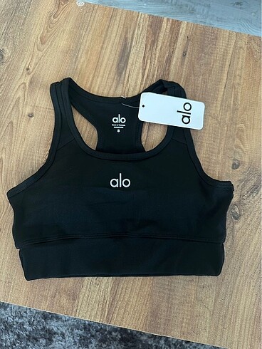 Alo yoga büstiyer