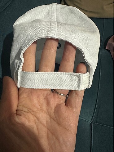 Alo yoga off duty cap