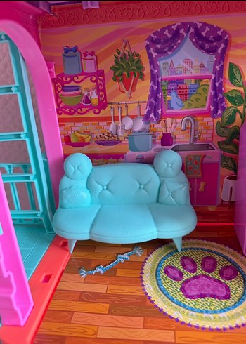 Diğer Enchantimals şehir evi ve kafe oyun seti