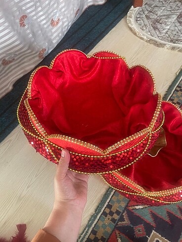 Kına sepeti ve tepsisi kına gecesinde kullanıldı sadece 1 kez