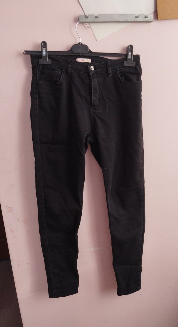 Siyah Düğmeli Kadın Kot Pantolon - Görsel 2