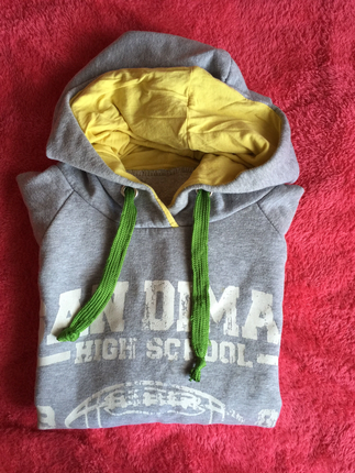 Pull and bear sweat