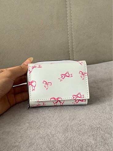 PEMBE KURDELELİ CÜZDAN
