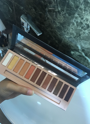 Naked palet