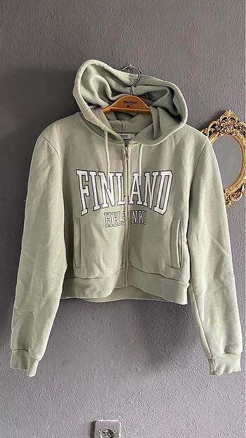 Crop Sweatshirt