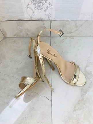 Bambi Gold topuklu ayakkabı