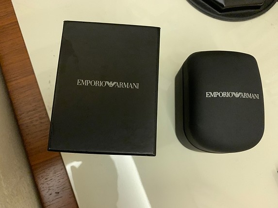  Beden siyah Renk Emporio armani saat, kutusu kullanım kitapçığı faturası her şeyi