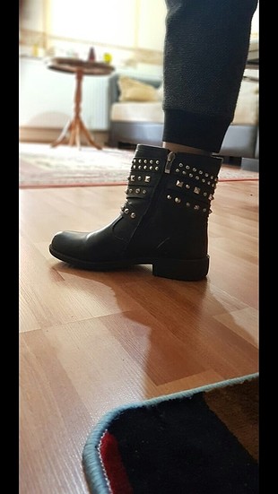 Flo Ayakkabı siyah bot metal aksesuarlı