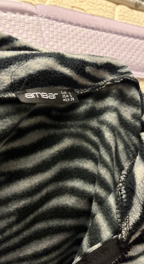 Gri Zebra Desenli Fermuarlı Kedi Kıyafeti - Görsel 3