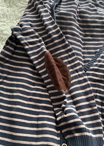 Düğmeli V Yakalı Kadın Hırka - Görsel 3