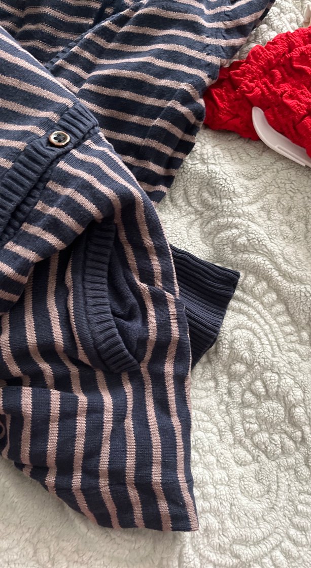 Düğmeli V Yakalı Kadın Hırka - Görsel 5