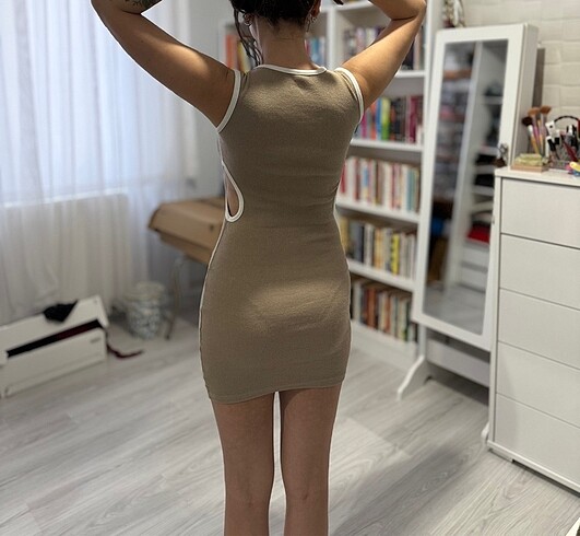m Beden Pencere detaylı elbise