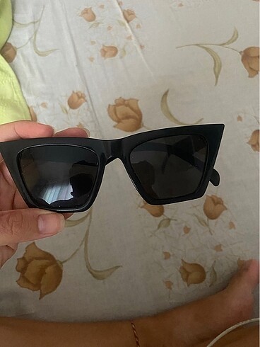 Siyah rayban modeli gözlük