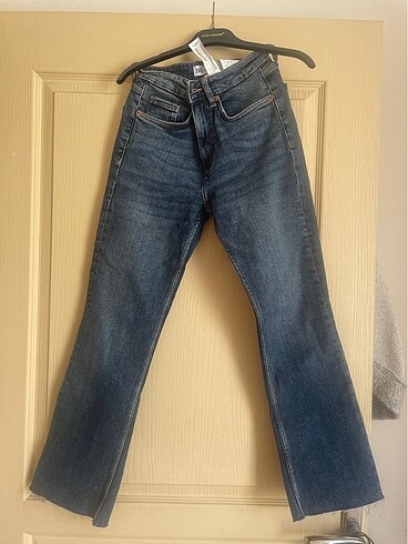 Zara orijinal mid rise crop 32 beden