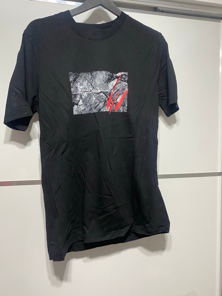 Siyah Baskılı Erkek Tişört - Görsel 2