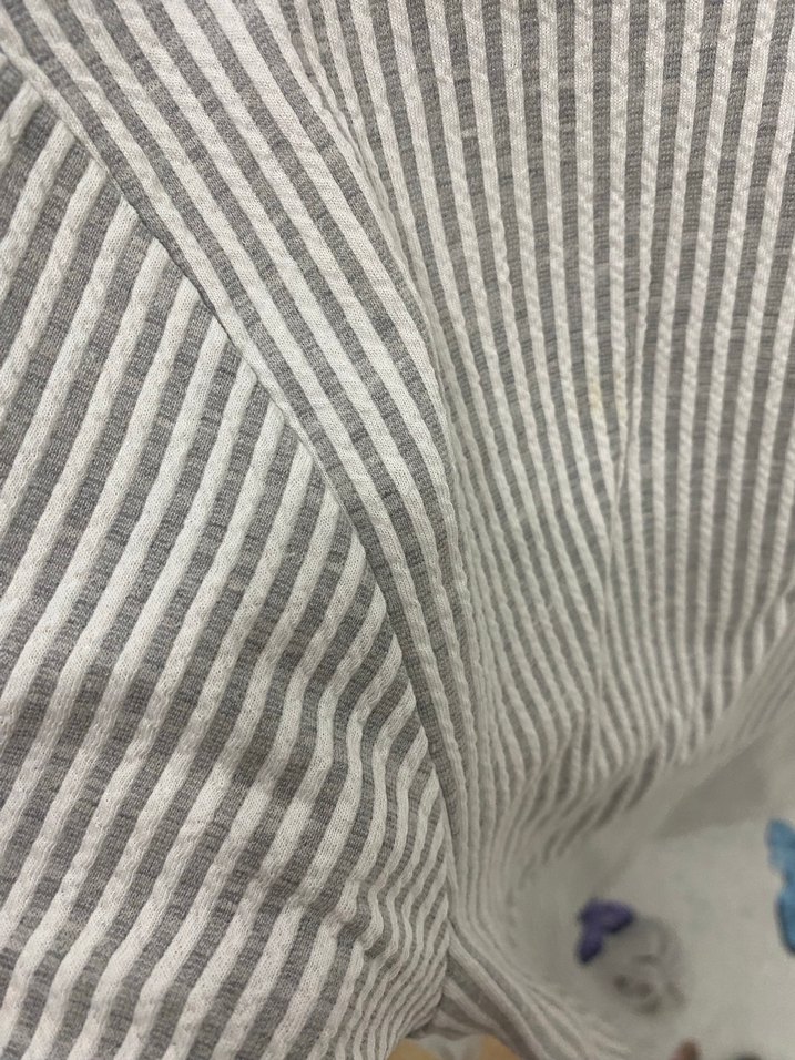 Gri Çizgili Kısa Kollu Kadın Tişört - Görsel 3