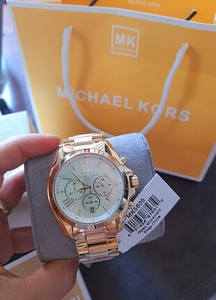 Michael Kors saat
