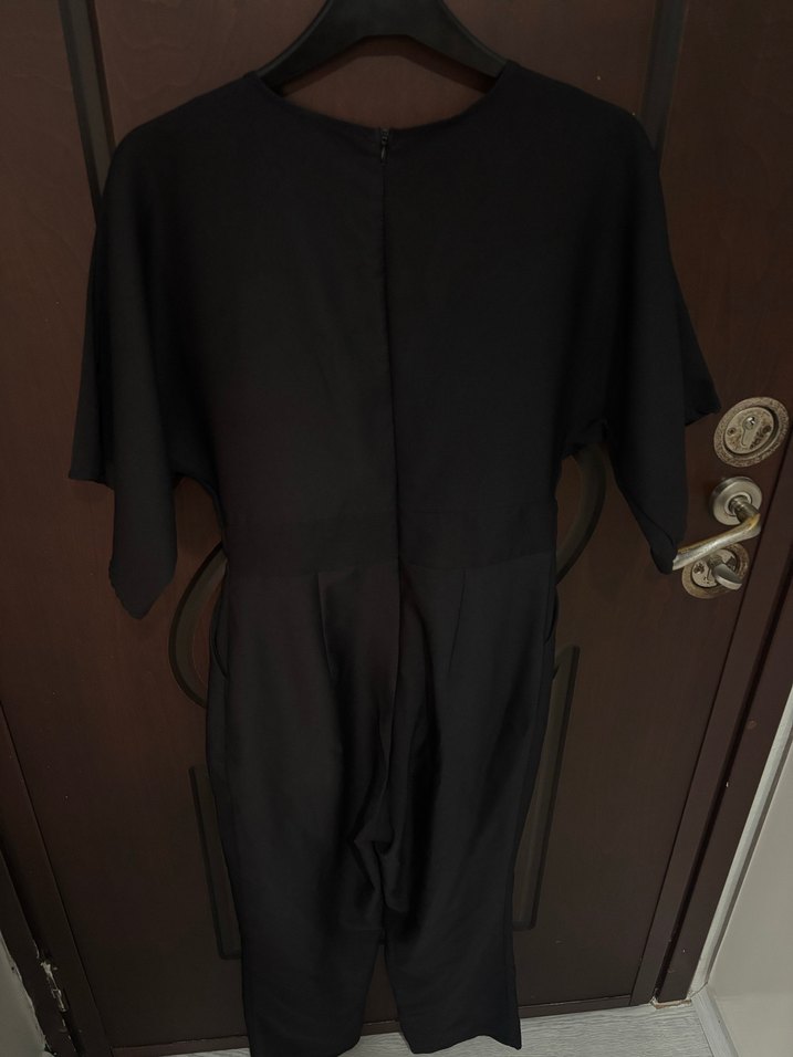 Siyah Kısa Kollu Tulum - Görsel 3