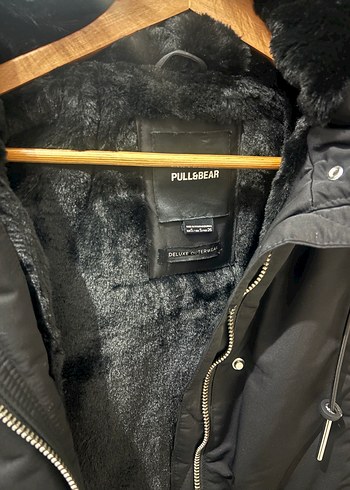 Siyah Kürklü Kadın Parka - Görsel 3