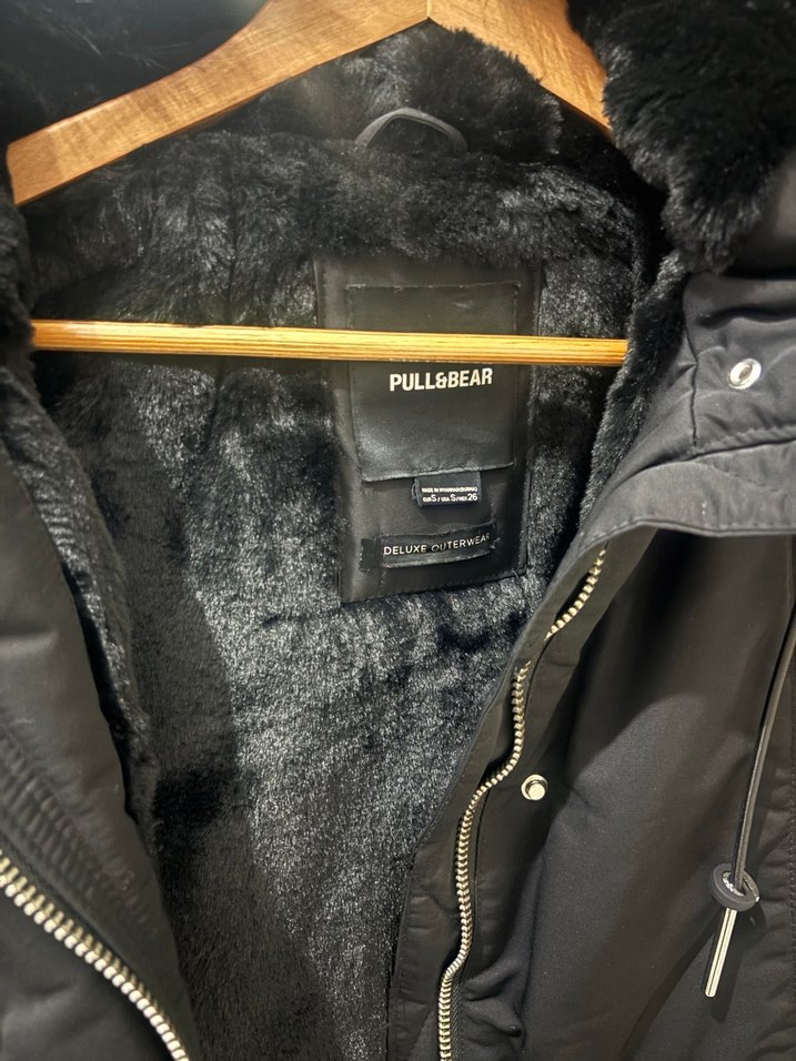 Siyah Kürklü Kadın Parka - Görsel 3