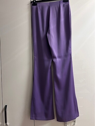 LİLA SATEN YIRTMAÇLI PANTOLON - Görsel 3
